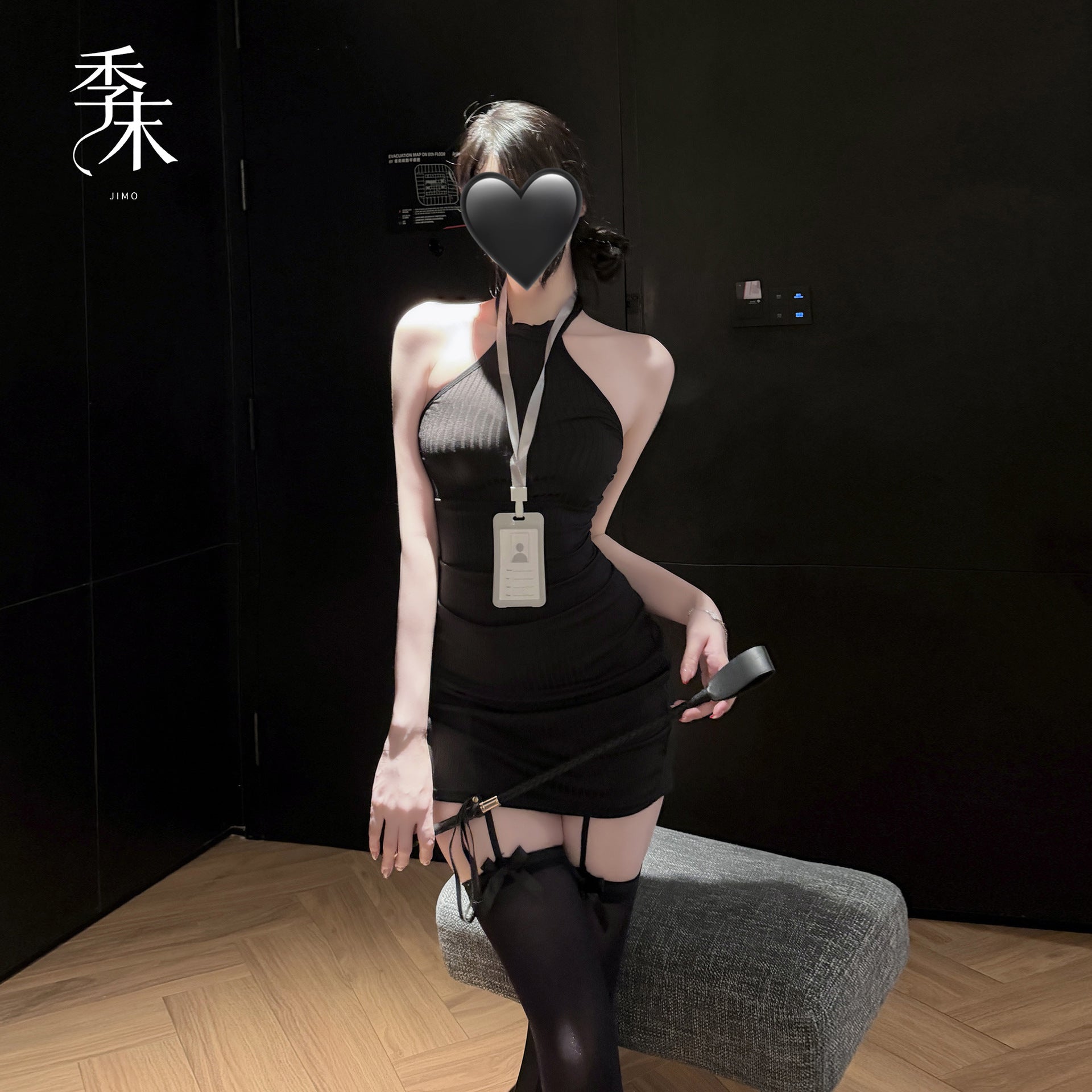 迷离之夜 纯欲风辣妹无袖挂脖调情秘书包臀裙.